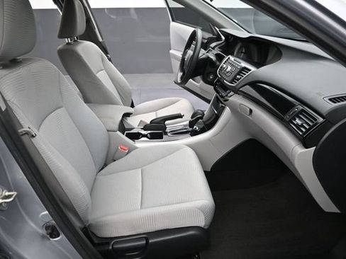 Used 2017 Honda Accord LX image 14