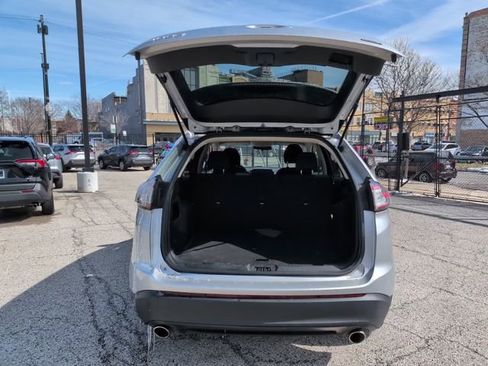 Used 2018 Ford Edge SE image 13