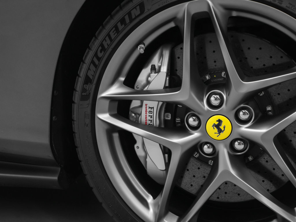 Certified 2024 Ferrari Roma Spider RWD image 13