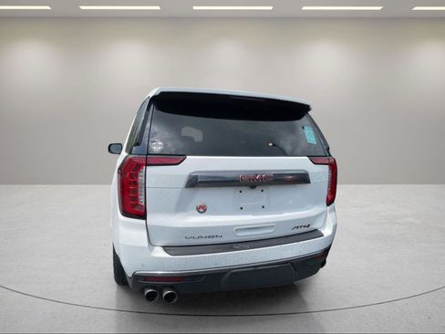 Used 2024 GMC Yukon AT4 w/ Technology Package AWD/4WD image 11