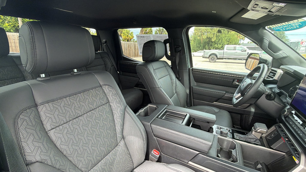 Used 2025 Toyota Tundra SR5 w/ SR5 Premium Package AWD/4WD image 27