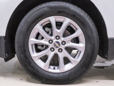 Used 2021 Chevrolet Equinox LS FWD image 32