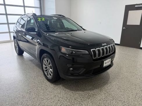 Used 2022 Jeep Cherokee Latitude Lux w/ Mopar Interior Package AWD/4WD image 2