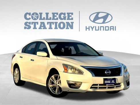 Used 2013 Nissan Altima 2.5 SV FWD image 3