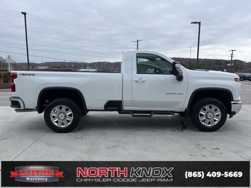 Used 2024 Chevrolet Silverado 2500 LT w/ Convenience Package image 16