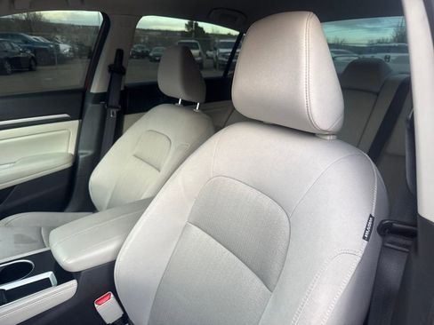 Used 2023 Nissan Altima 2.5 SV FWD image 12