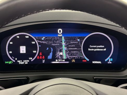 Certified 2025 Porsche Cayenne AWD/4WD image 18