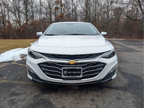 Used 2023 Chevrolet Malibu LT FWD image 2