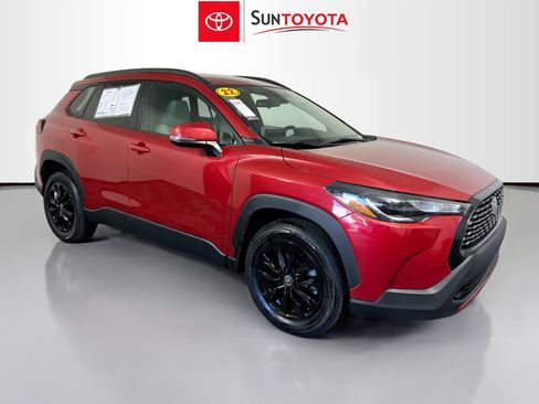 Used 2022 Toyota Corolla Cross LE image 1