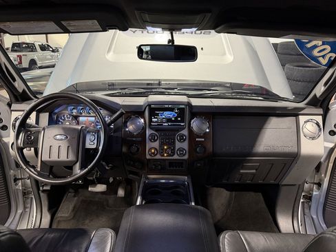 Used 2015 Ford F250 Lariat image 17