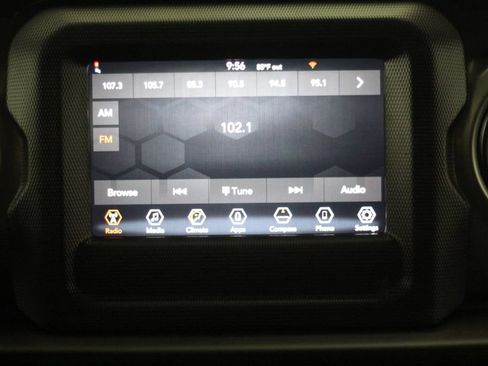 Used 2023 Jeep Gladiator Sport AWD/4WD image 19
