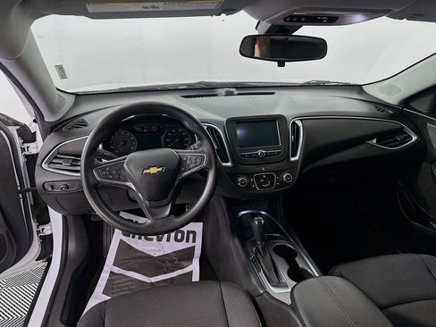 Used 2017 Chevrolet Malibu LT FWD image 20