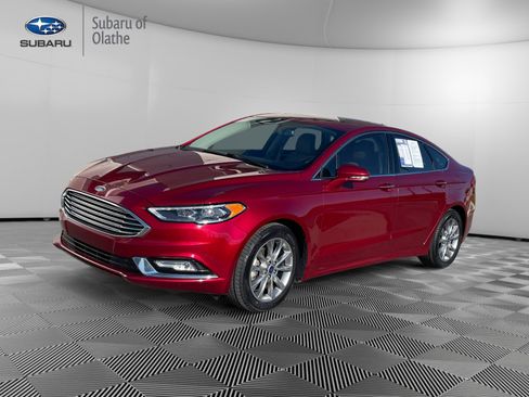 Used 2017 Ford Fusion SE w/ Fusion SE Technology Package image 13