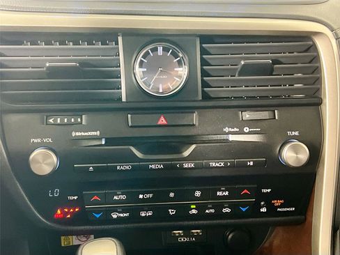 Used 2022 Lexus RX 350L Premium w/ Premium Package image 16