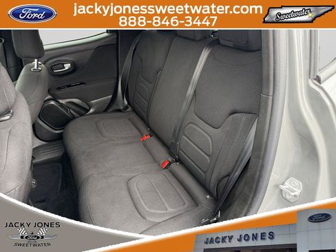 Used 2021 Jeep Renegade Latitude AWD/4WD image 14