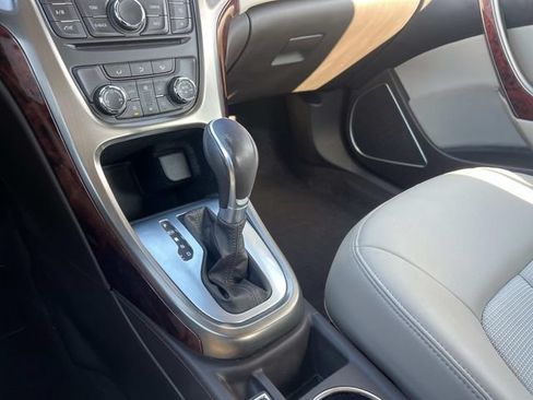 Used 2013 Buick Verano FWD image 27