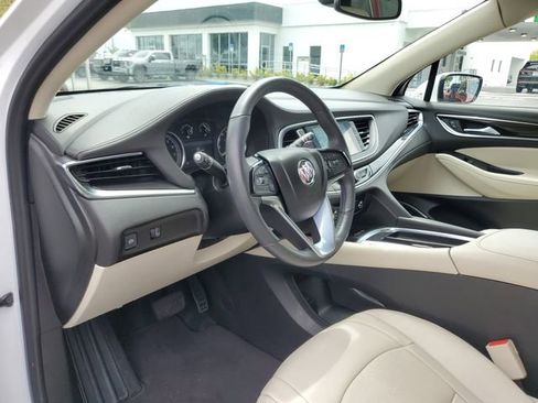 Used 2022 Buick Enclave Essence FWD image 18