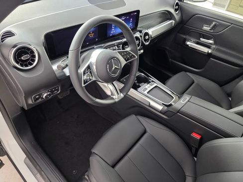 New 2026 Mercedes-Benz GLB 250 image 7