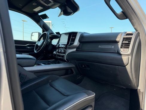 Used 2024 RAM 1500 Laramie AWD/4WD image 32