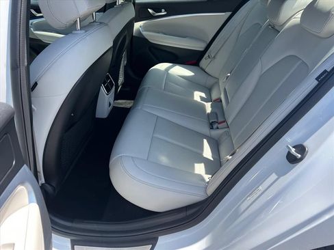 Used 2025 Genesis G70 2.5T AWD/4WD image 9