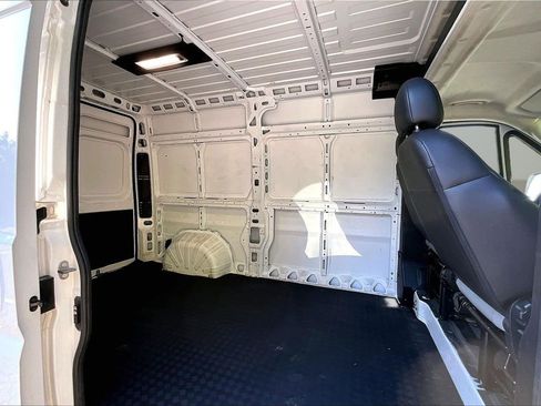 Used 2024 RAM ProMaster 2500 w/ Convenience Group FWD image 21