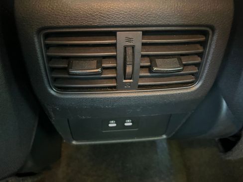 Used 2025 Nissan Rogue SV FWD image 24