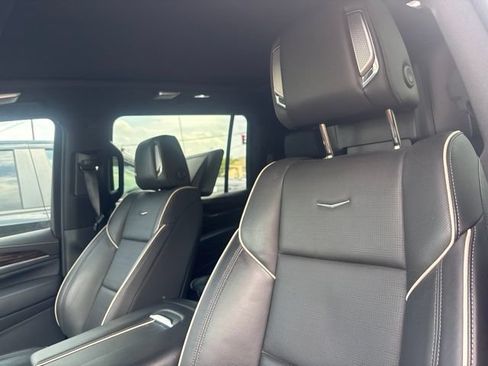 Used 2023 Cadillac Escalade ESV Premium Luxury w/ Performance Package AWD/4WD image 4