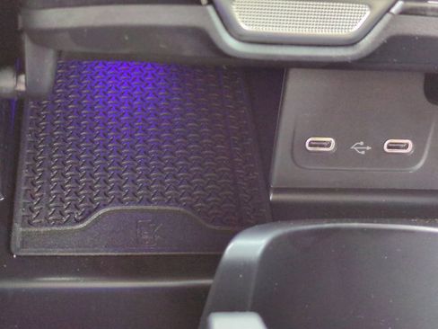 Used 2025 Mercedes-Benz C 300 Sedan image 22