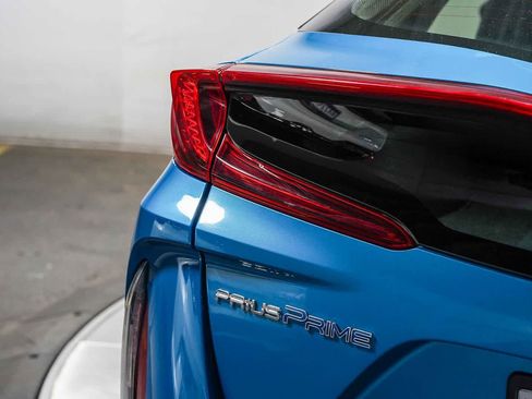 Certified 2017 Toyota Prius Prime Plus w/ Carpet Mat Package FWD image 12