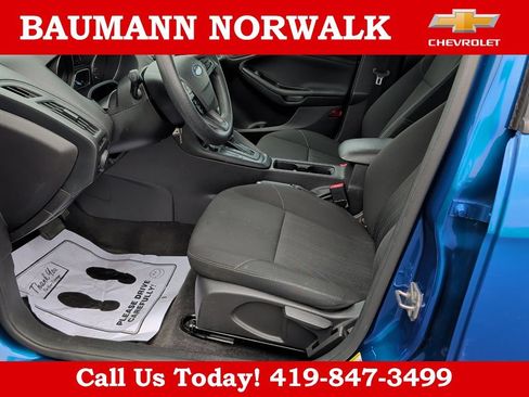 Used 2018 Ford Focus SE FWD image 18