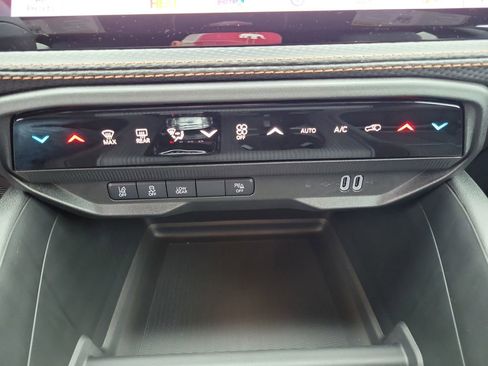 New 2026 Jeep Cherokee Limited image 34