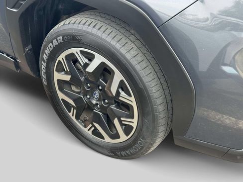 Used 2025 Subaru Forester Premium AWD/4WD image 5