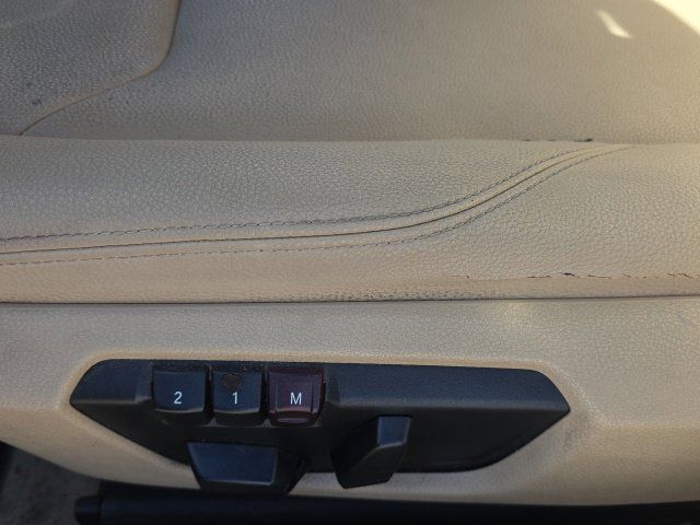 Used 2013 BMW 328i xDrive Sedan AWD/4WD image 17