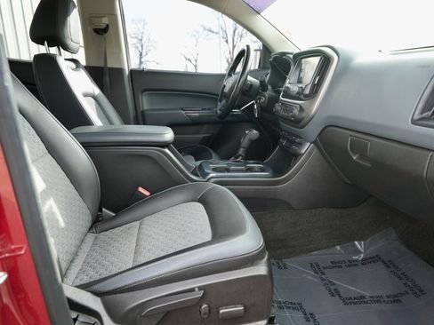 Used 2017 Chevrolet Colorado Z71 image 9