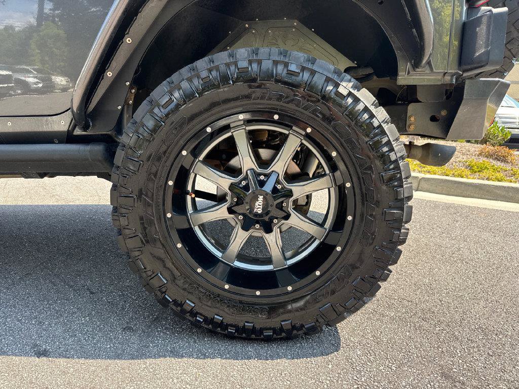 Used 2016 Jeep Wrangler Unlimited Sahara w/ Connectivity Group AWD/4WD image 19