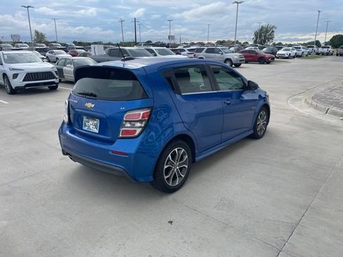 Used 2017 Chevrolet Sonic LT w/ Convenience Package FWD image 3