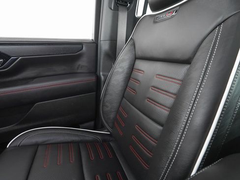 Used 2026 GMC Yukon XL AT4 Ultimate image 32