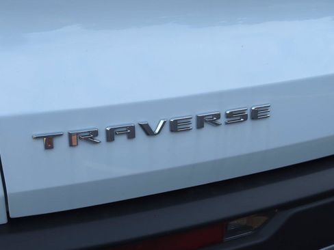 New 2026 Chevrolet Traverse LT w/ LPO, Floor Liner Package FWD image 5