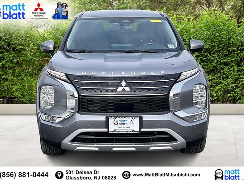 Used 2023 Mitsubishi Outlander SE image 3