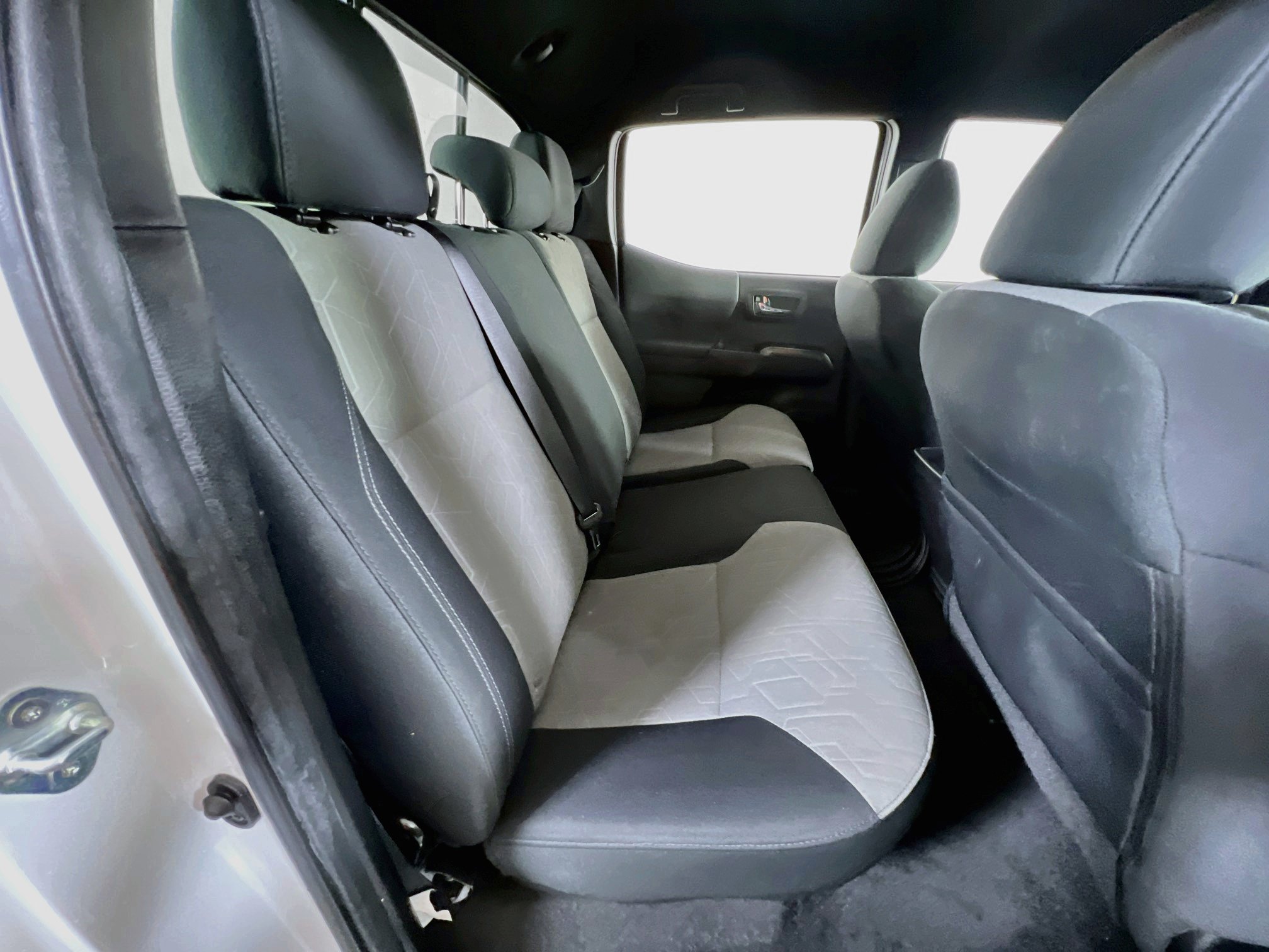 Used 2022 Toyota Tacoma TRD Sport AWD/4WD image 25