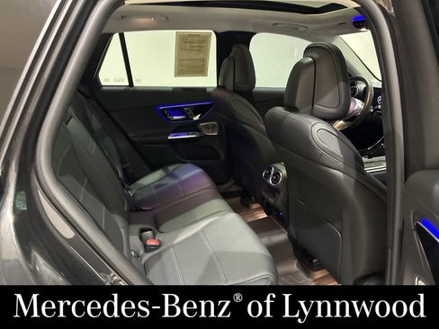 Used 2023 Mercedes-Benz GLC 300 4MATIC image 27