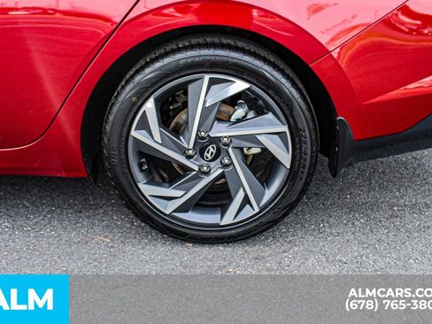 Used 2025 Hyundai Elantra Sport image 16