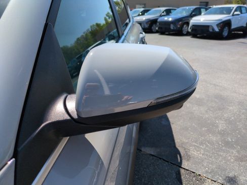 New 2026 Hyundai Kona Limited FWD image 12