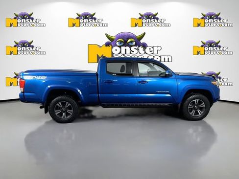 Used 2016 Toyota Tacoma TRD Sport AWD/4WD image 4