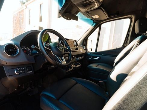 Used 2022 Mercedes-Benz Sprinter 3500 image 40