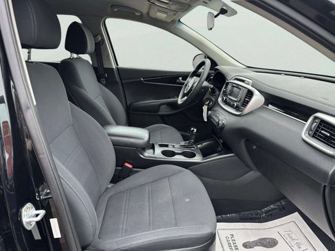 Used 2018 Kia Sorento L image 22