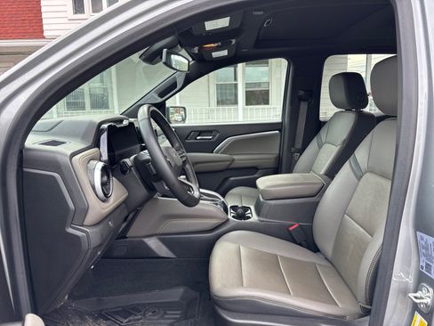 Used 2024 Chevrolet Colorado ZR2 w/ ZR2 Convenience Package III image 10