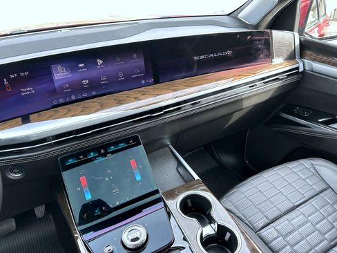 Used 2025 Cadillac Escalade Sport Platinum image 22