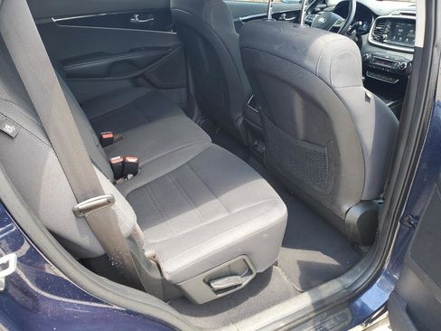 Used 2019 Kia Sorento FWD w/ LX Convenience Package image 7