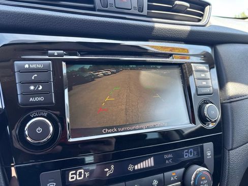 Used 2019 Nissan Rogue SV AWD/4WD image 25